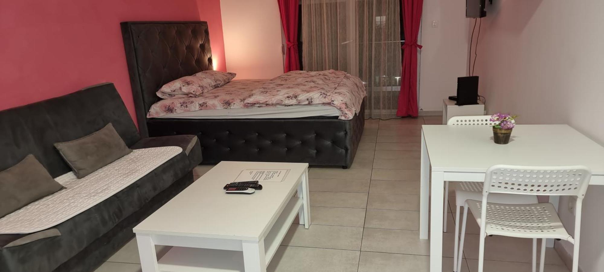 Naki Apartmani Podgorica Bilik gambar