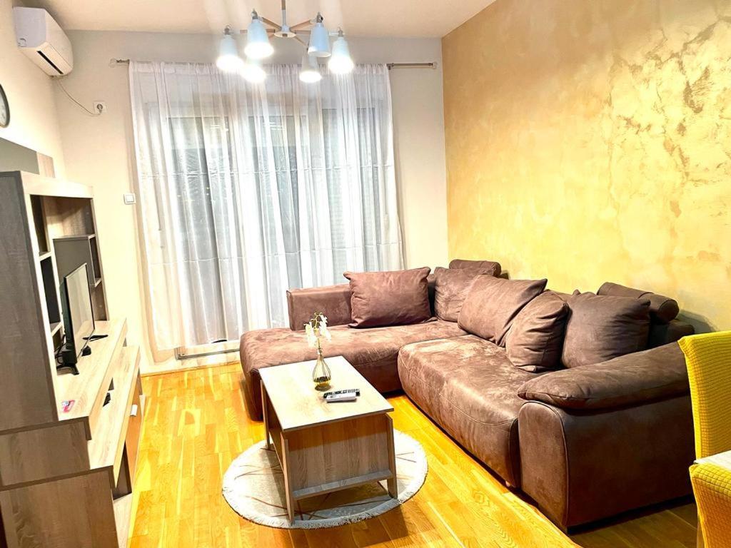 Naki Apartmani Podgorica Bilik gambar